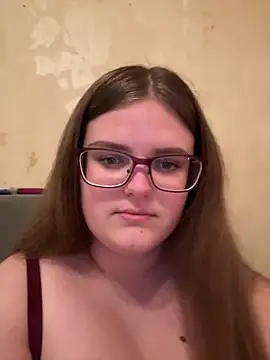 Snapshot of CurvyPaar2 chatting on 02/28/26, 10:33 CurvyPaar2 online show from 02/28/26, 10:33