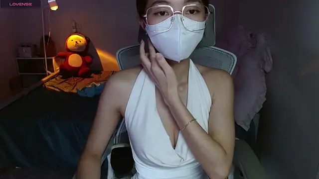 Snapshot of Alina_MissAsian chatting on 09/11/25, 09:42 Alina MissAsian online show from 09/11/25, 09:42