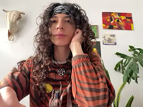 camille delrey online show from 09/17/25, 07:48