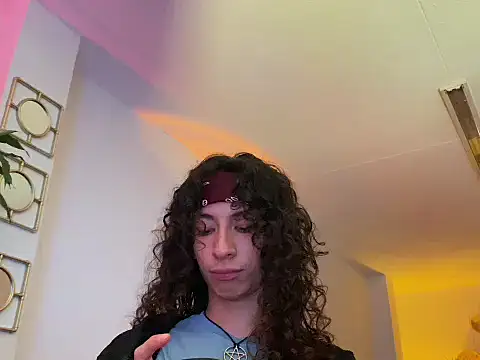 camille delrey online show from 10/16/25, 02:01