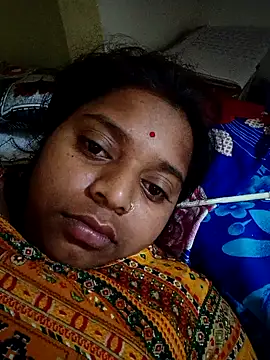 Snapshot of Hot_crety chatting on 11/07/25, 12:43 Hot crety online show from 11/07/25, 12:43