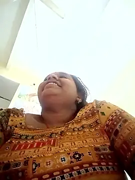 Snapshot of Hot_crety chatting on 11/19/25, 01:05 Hot crety online show from 11/19/25, 01:05