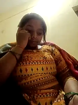 Snapshot of Hot_crety chatting on 11/25/25, 05:24 Hot crety online show from 11/25/25, 05:24