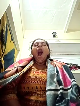 Snapshot of Hot_crety chatting on 11/28/25, 01:30 Hot crety online show from 11/28/25, 01:30