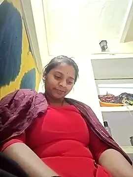 Snapshot of Hot_crety chatting on 11/30/25, 04:00 Hot crety online show from 11/30/25, 04:00