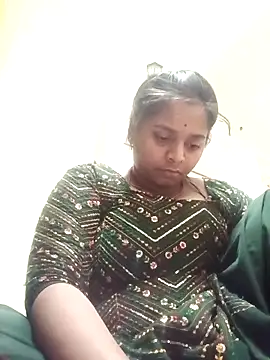 Snapshot of Hot_crety chatting on 12/20/25, 03:19 Hot crety online show from 12/20/25, 03:19