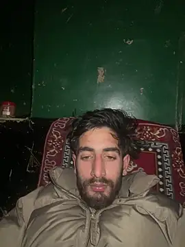 lyath3245 online show from 02/11/26, 04:23