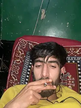 lyath3245 online show from 02/16/26, 07:32