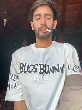 Snapshot of lyath3245 chatting on 03/21/26, 04:28 lyath3245 online show from 03/21/26, 04:28