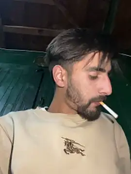 Snapshot of lyath3245 chatting on 04/10/26, 04:44 lyath3245 online show from 04/10/26, 04:44