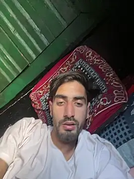 Snapshot of lyath3245 chatting on 04/13/26, 11:48 lyath3245 online show from 04/13/26, 11:48