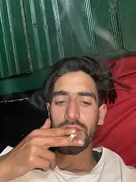 Snapshot of lyath3245 chatting on 04/15/26, 06:42 lyath3245 online show from 04/15/26, 06:42