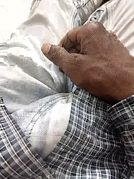 Snapshot of Wet_BunnyFun chatting on 10/11/25, 06:50 Wet BunnyFun online show from 10/11/25, 06:50