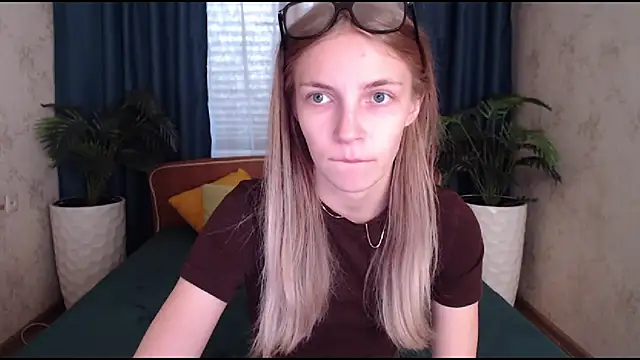 HitGyrl online show from 10/09/25, 08:01