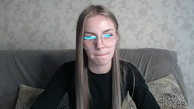HitGyrl online show from 05/19/26, 01:00