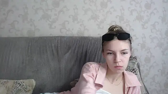 HitGyrl online show from 05/28/26, 01:03