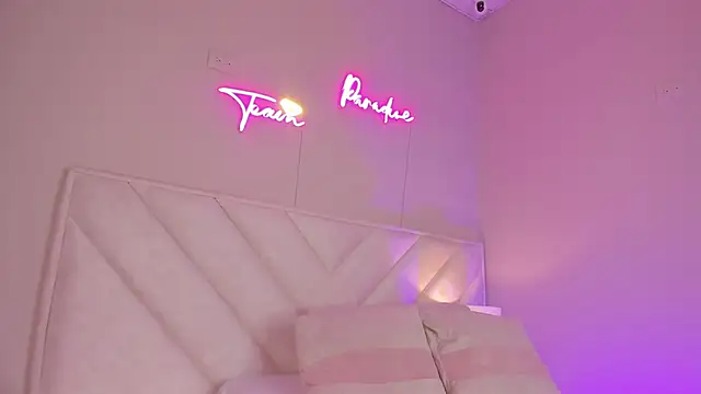 Snapshot of _wendy_x chatting on 11/13/25, 11:42 wendy x online show from 11/13/25, 11:42