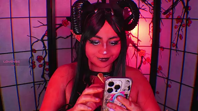 Snapshot of Vanelope_sweet_ chatting on 04/05/26, 12:52 Vanelope sweet online show from 04/05/26, 12:52