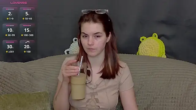 Snapshot of ElzaBlis chatting on 11/09/25, 01:09 ElzaBlis online show from 11/09/25, 01:09