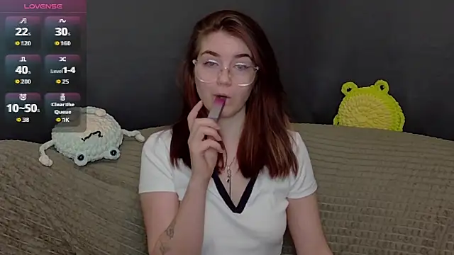 Snapshot of ElzaBlis chatting on 11/28/25, 03:04 ElzaBlis online show from 11/28/25, 03:04