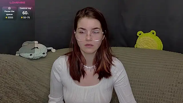 Snapshot of ElzaBlis chatting on 12/01/25, 03:06 ElzaBlis online show from 12/01/25, 03:06