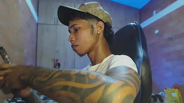 James rufin online show from 09/25/25, 01:09