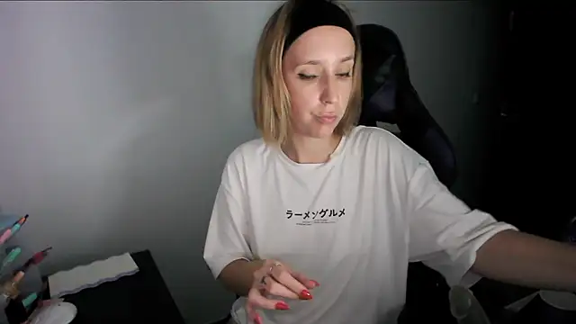 violetofsecret online show from 10/17/25, 10:23