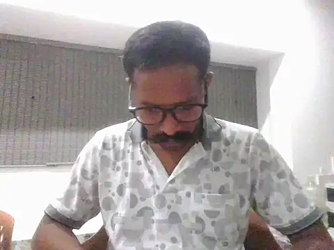 Snapshot of hosur_horny chatting on 04/16/26, 05:25 hosur horny online show from 04/16/26, 05:25