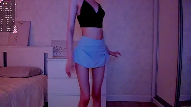 Snapshot of LynnaCure chatting on 09/09/25, 03:28 LynnaCure online show from 09/09/25, 03:28