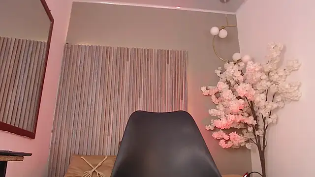 Michellee 20 online show from 10/15/25, 01:44