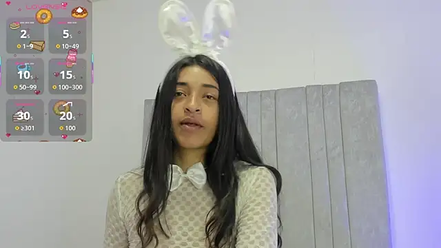 Snapshot of RousyMoon chatting on 10/22/25, 12:38 RousyMoon online show from 10/22/25, 12:38