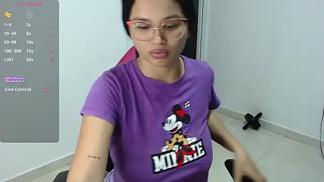 Snapshot of nice_oussy chatting on 09/08/25, 10:09 nice oussy online show from 09/08/25, 10:09