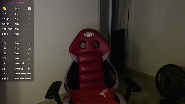 Snapshot of nice_oussy chatting on 09/24/25, 11:57 nice oussy online show from 09/24/25, 11:57