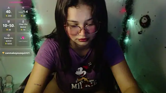 Snapshot of nice_oussy chatting on 12/16/25, 10:59 nice oussy online show from 12/16/25, 10:59