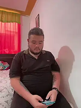 Snapshot of Chimbo-1996 chatting on 12/22/25, 07:22 Chimbo-1996 online show from 12/22/25, 07:22