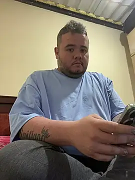 Snapshot of Chimbo-1996 chatting on 01/09/26, 07:48 Chimbo-1996 online show from 01/09/26, 07:48