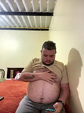 Snapshot of Chimbo-1996 chatting on 01/12/26, 08:36 Chimbo-1996 online show from 01/12/26, 08:36