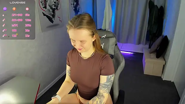 Snapshot of Rina_Panic chatting on 03/20/26, 01:10 Rina Panic online show from 03/20/26, 01:10