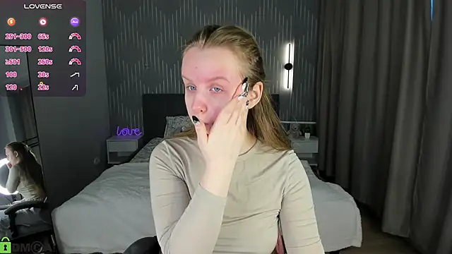 Snapshot of Rina_Panic chatting on 03/28/26, 01:05 Rina Panic online show from 03/28/26, 01:05