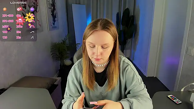 Snapshot of Rina_Panic chatting on 04/08/26, 01:05 Rina Panic online show from 04/08/26, 01:05