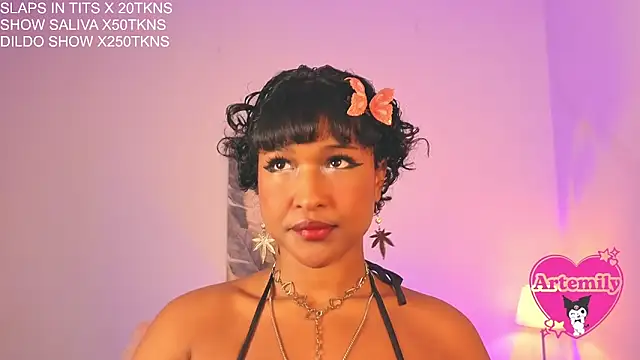 Snapshot of Miluxi chatting on 04/28/26, 12:21 Miluxi online show from 04/28/26, 12:21