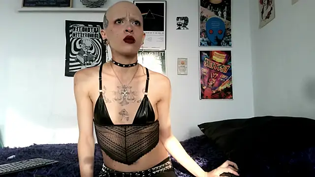 Snapshot of plutonbluemooon333 chatting on 03/13/26, 10:27 plutonbluemooon333 online show from 03/13/26, 10:27