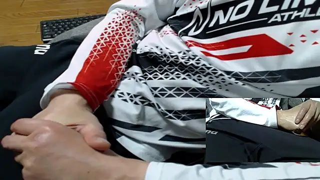 Snapshot of Yasu2000 chatting on 03/22/26, 11:35 Yasu2000 online show from 03/22/26, 11:35