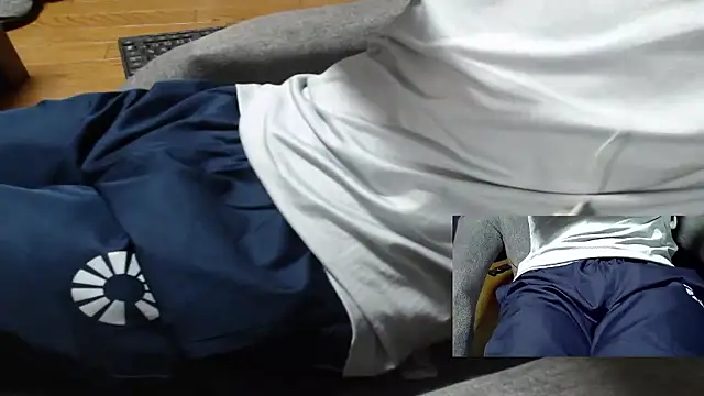 Snapshot of Yasu2000 chatting on 04/04/26, 02:10 Yasu2000 online show from 04/04/26, 02:10