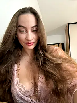 Maribelle Vinnie online show from 12/15/25, 11:36