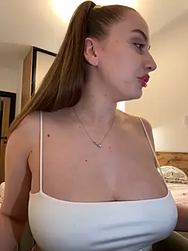Snapshot of Maribelle_Vinnie chatting on 03/19/26, 07:29 Maribelle Vinnie online show from 03/19/26, 07:29