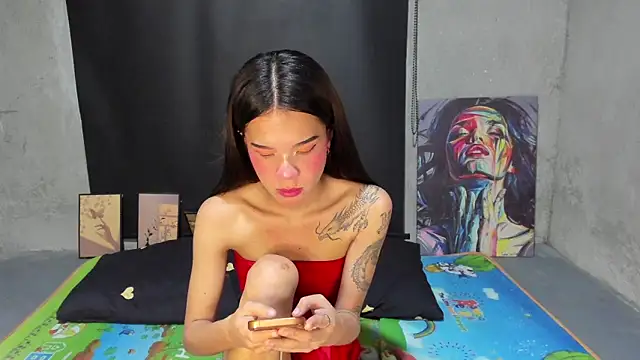 Snapshot of Colette_Thompson chatting on 03/11/26, 01:06 Colette Thompson online show from 03/11/26, 01:06