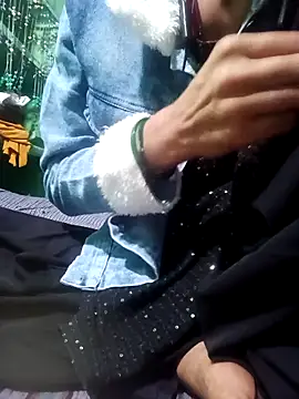 Snapshot of kajalbhabhi44 chatting on 12/15/25, 12:53 kajalbhabhi44 online show from 12/15/25, 12:53