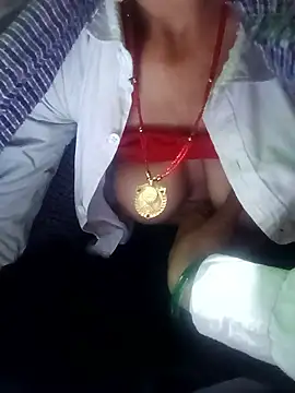 Snapshot of kajalbhabhi44 chatting on 12/17/25, 12:55 kajalbhabhi44 online show from 12/17/25, 12:55