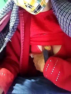 Snapshot of kajalbhabhi44 chatting on 12/21/25, 01:40 kajalbhabhi44 online show from 12/21/25, 01:40